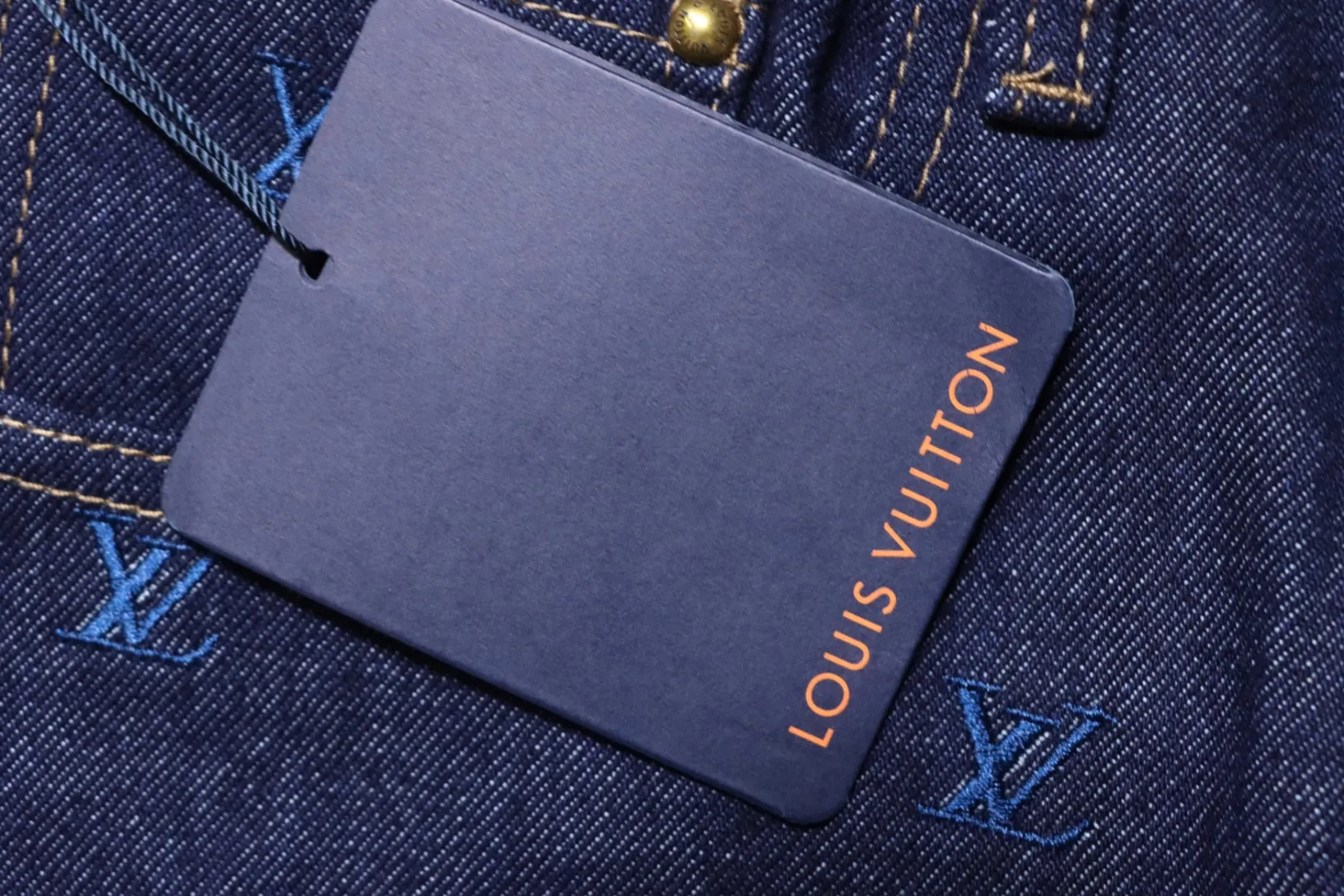 Louis Vuitton Hangtag