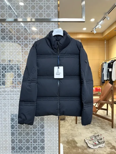 Moncler Vorderansicht Schwarz