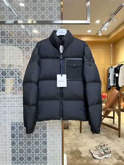 Moncler Vorderansicht Schwarz