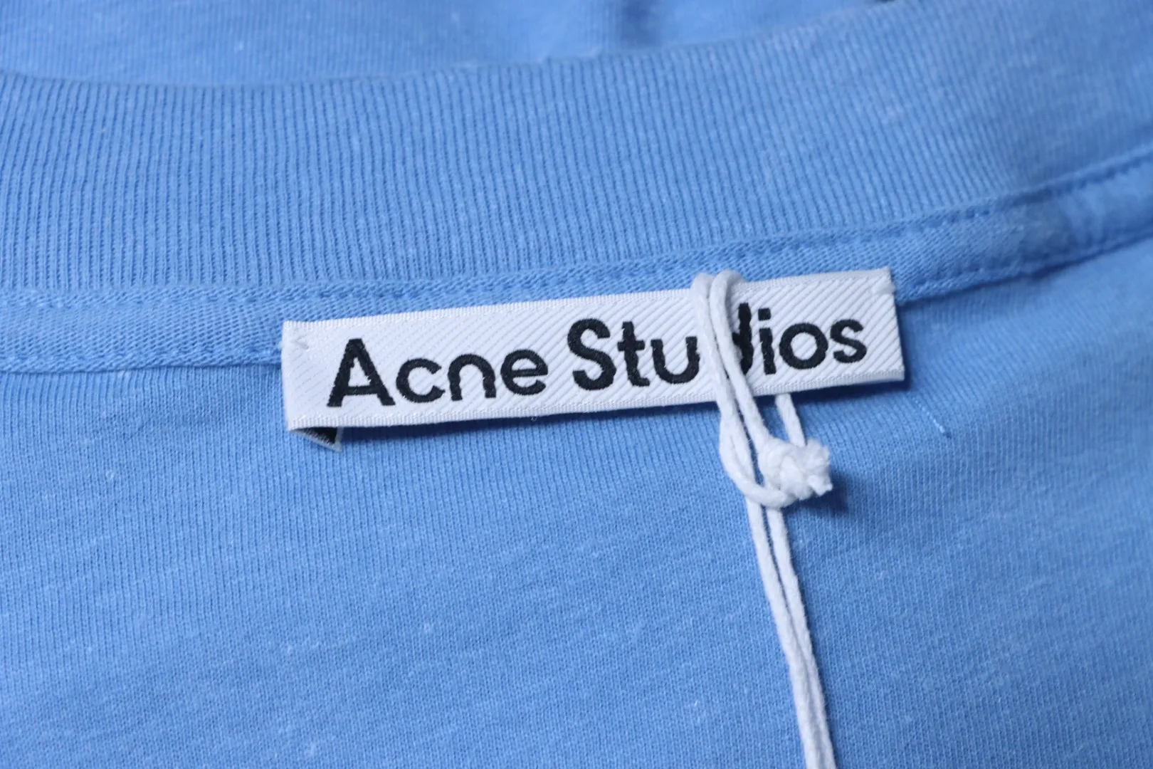 Acne Studios Markenetikett