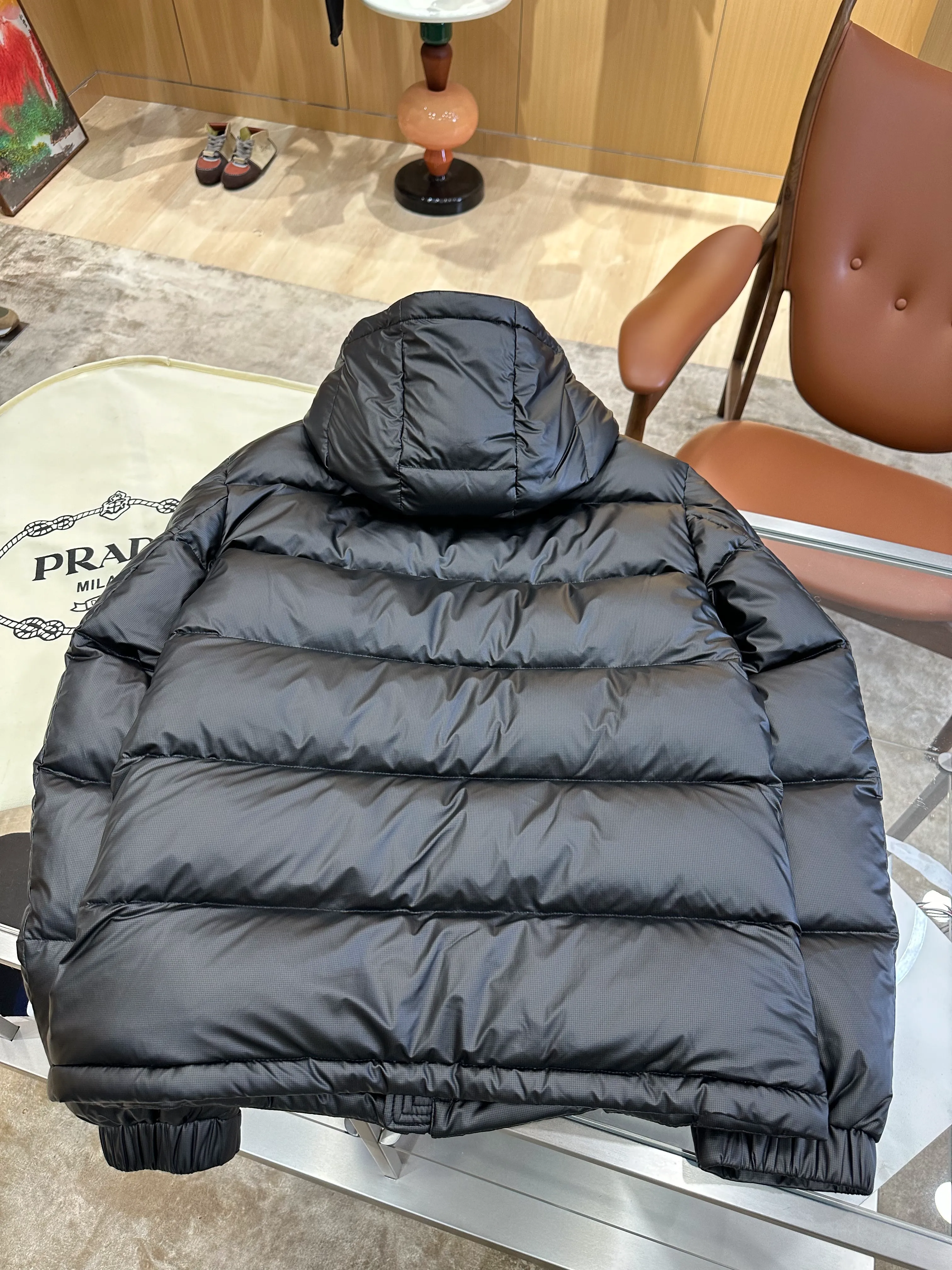 Prada – Rückansicht horizontal
