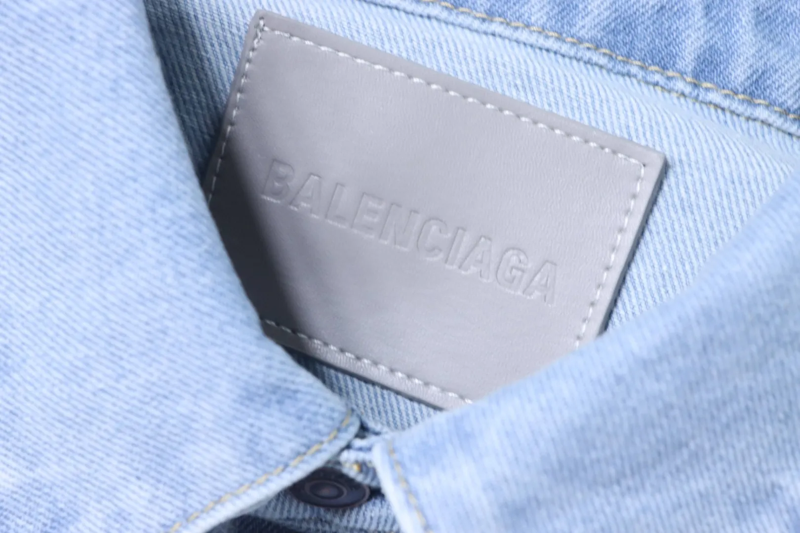 Balenciaga Markenlabel
