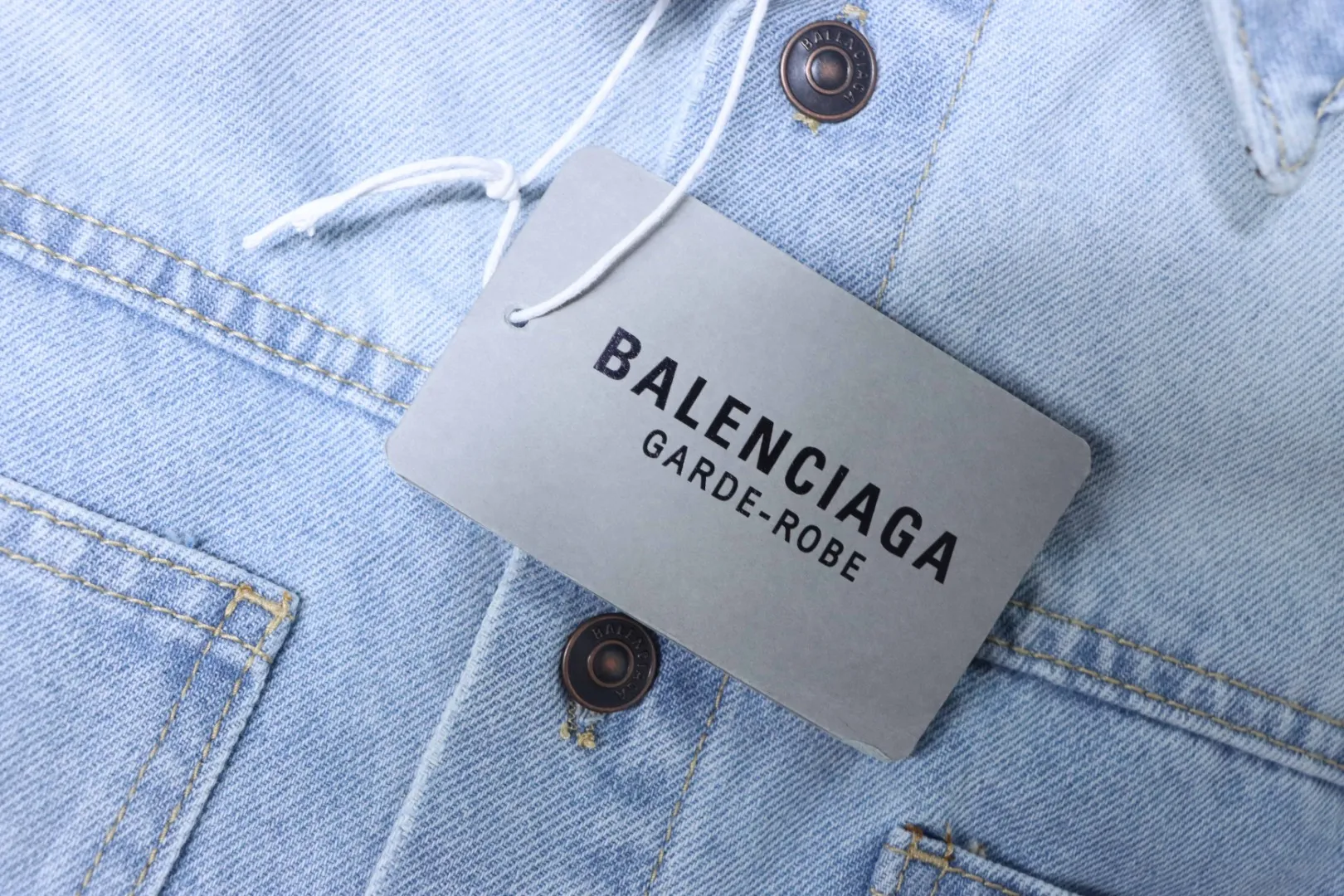 Balenciaga Hangtag