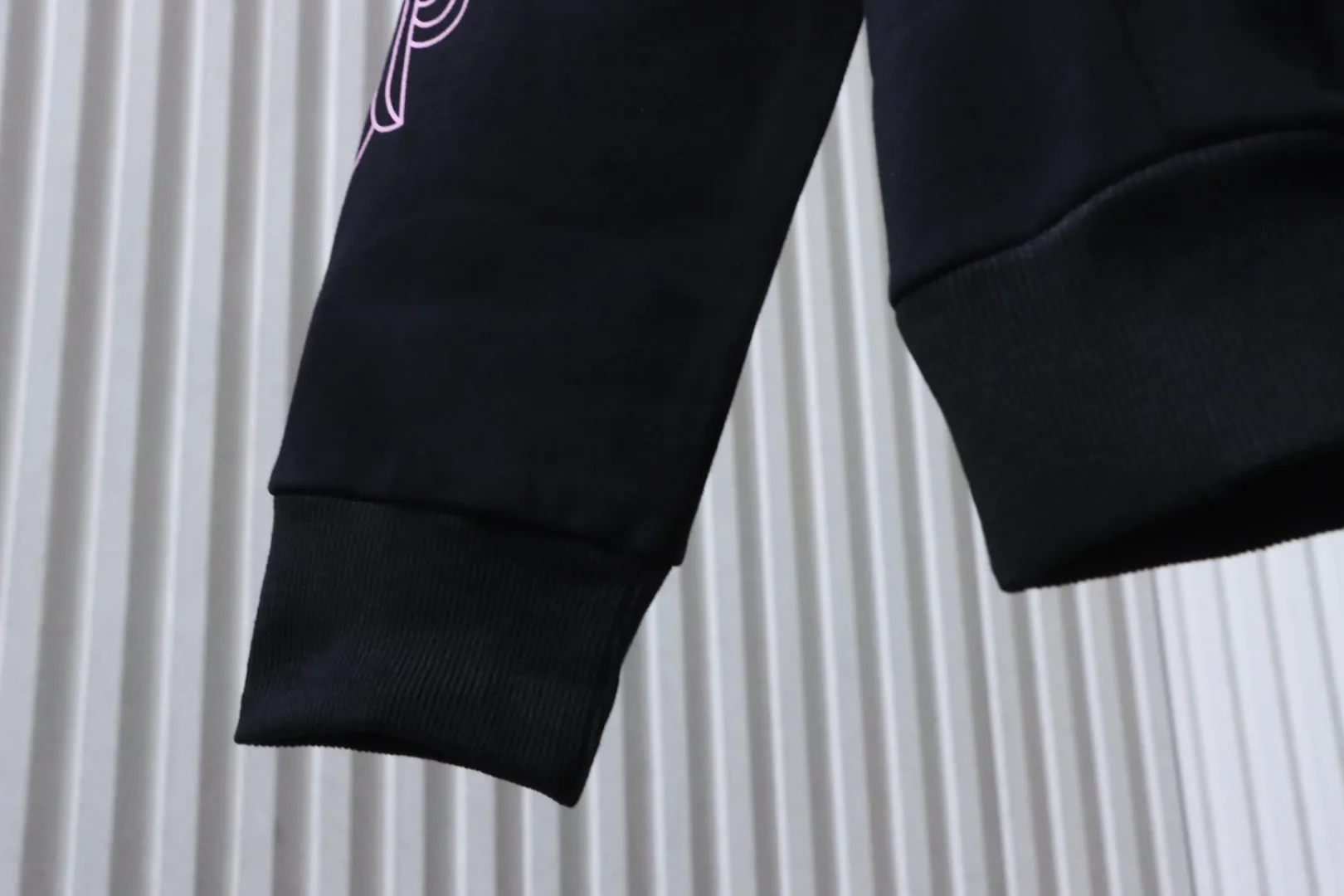 Chrome Hearts - Ärmel