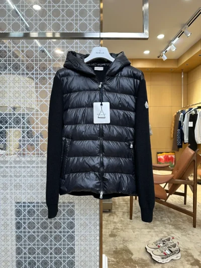 Moncler – Vorderansicht Schwarz