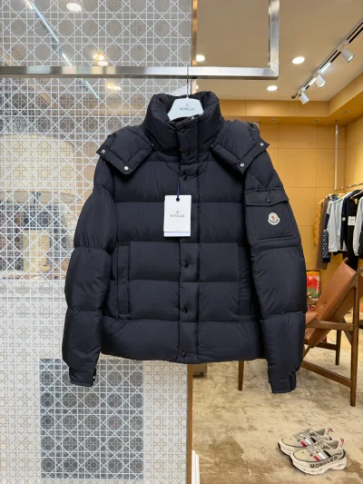 Moncler Vorderansicht
