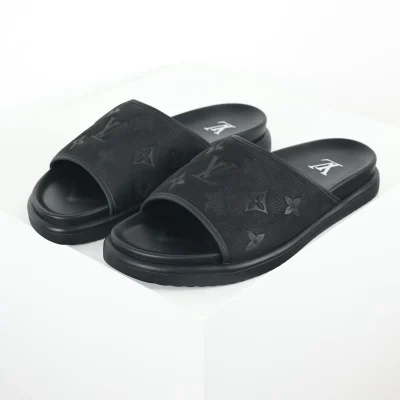Miami Wildleder-Sandalen zum Hineinschlüpfen mit runder Zehenpartie und schwarzem Monogramm