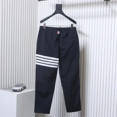 Thom Browne, Vorderansicht, Schwarz