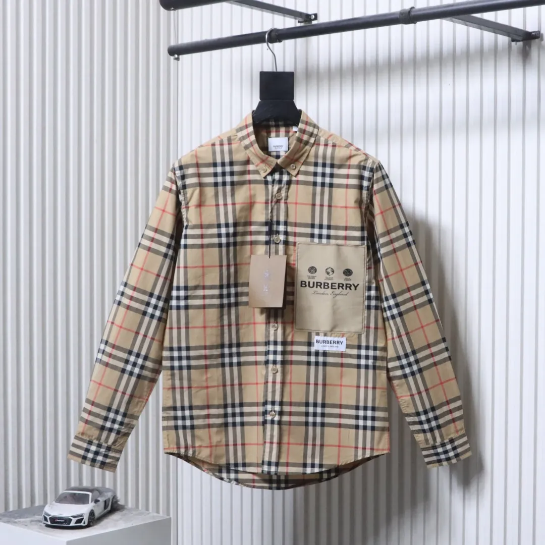 Burberry Vorderansicht Khaki