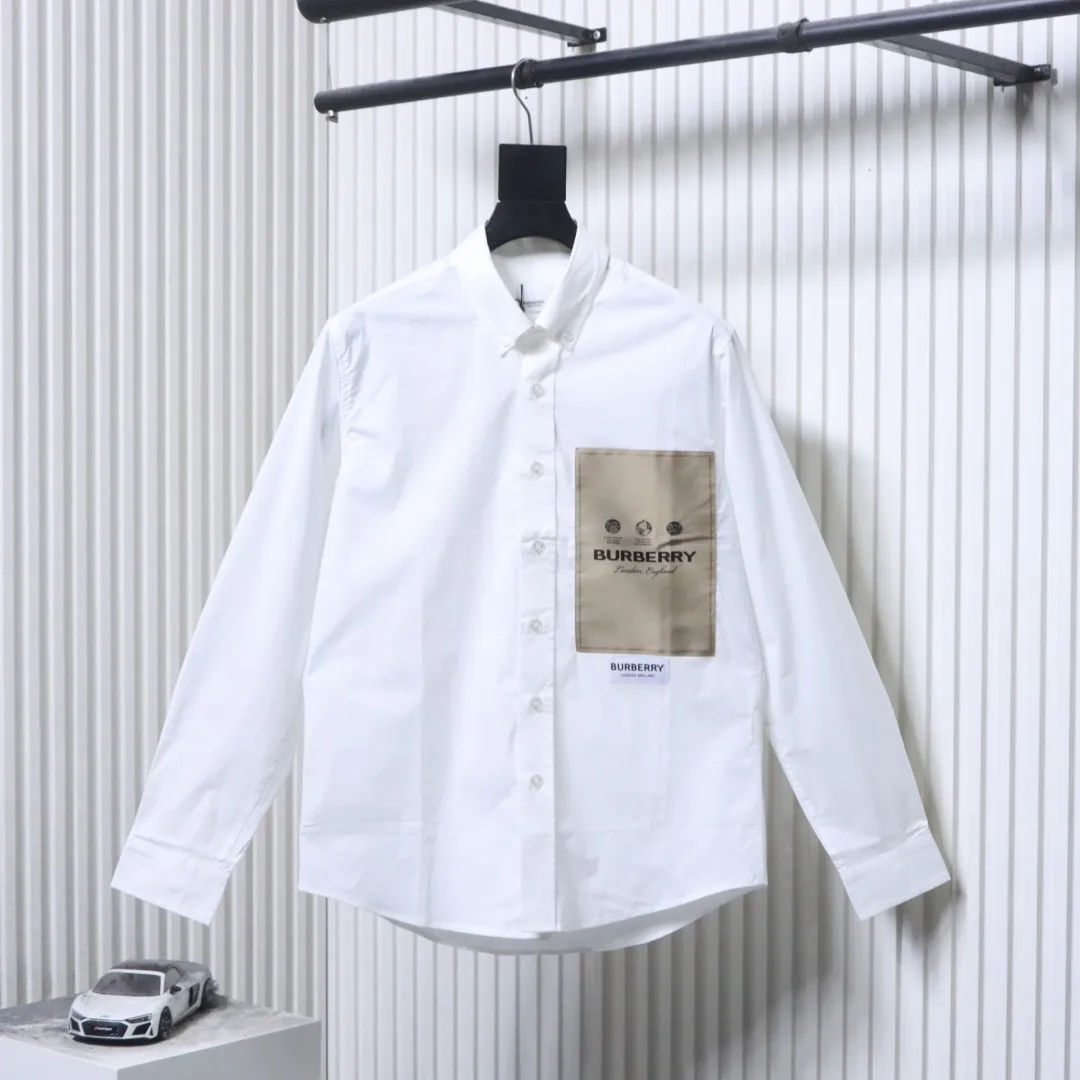 Burberry Vorderansicht Weiß