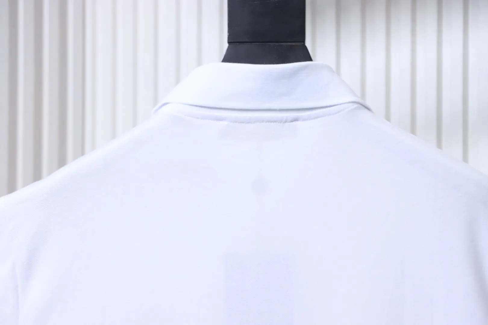 Louis Vuitton Kragen hinten