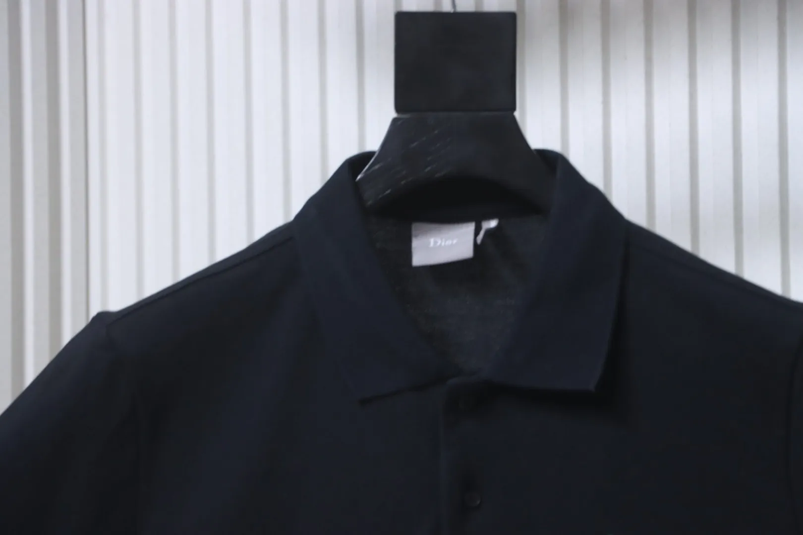Dior-Knöpfe