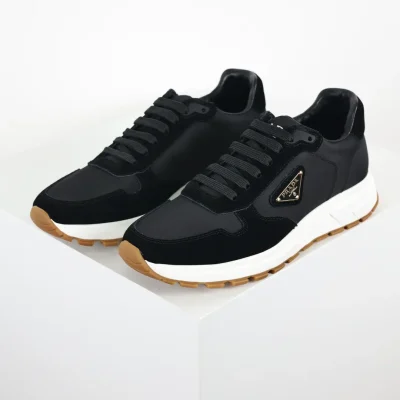 Re-Nylon Prax Freizeitschuhe aus Wildleder in Schwarz und Weiß, Canvas-Gummi