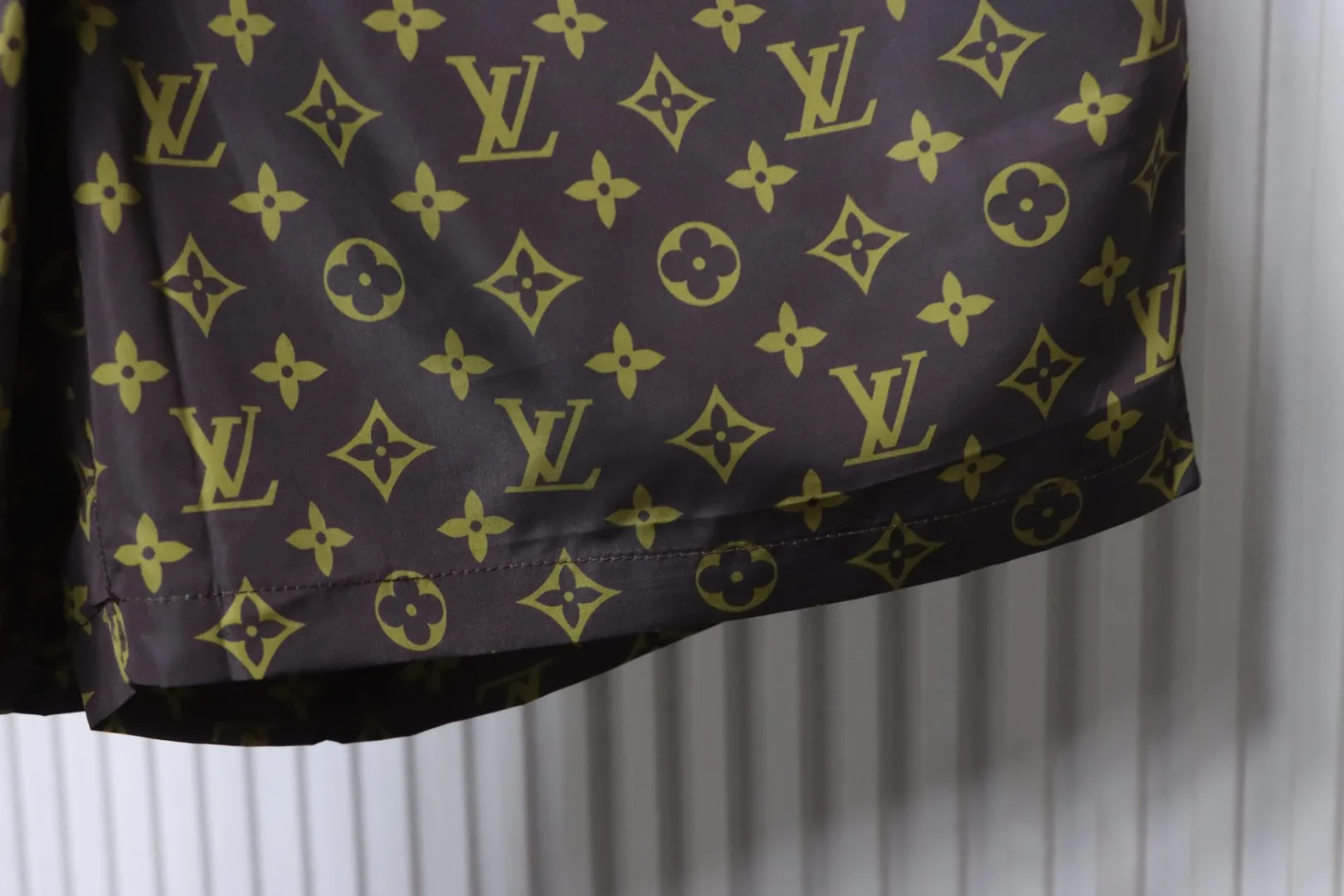 Louis Vuitton Saum