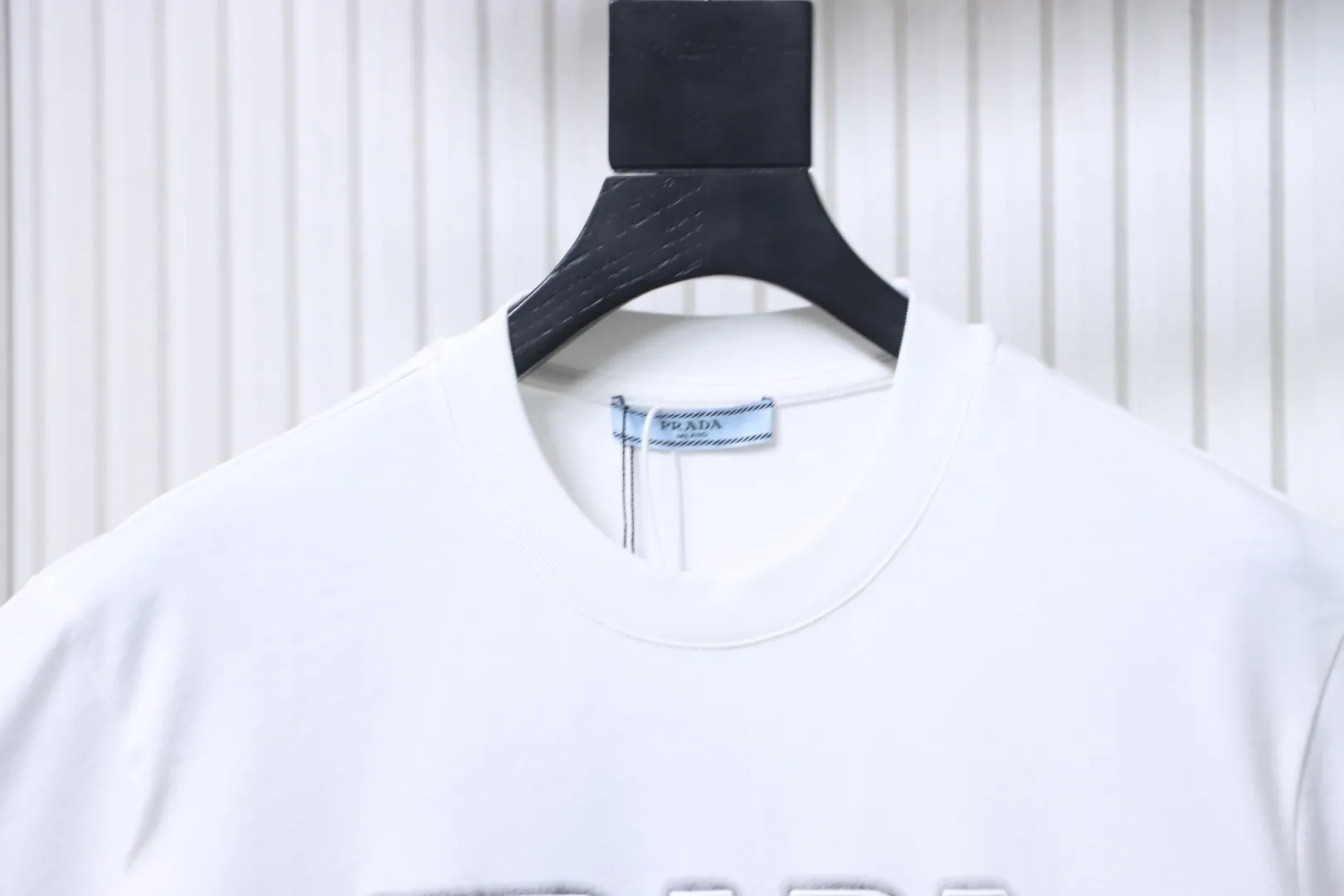 Prada-Kragen