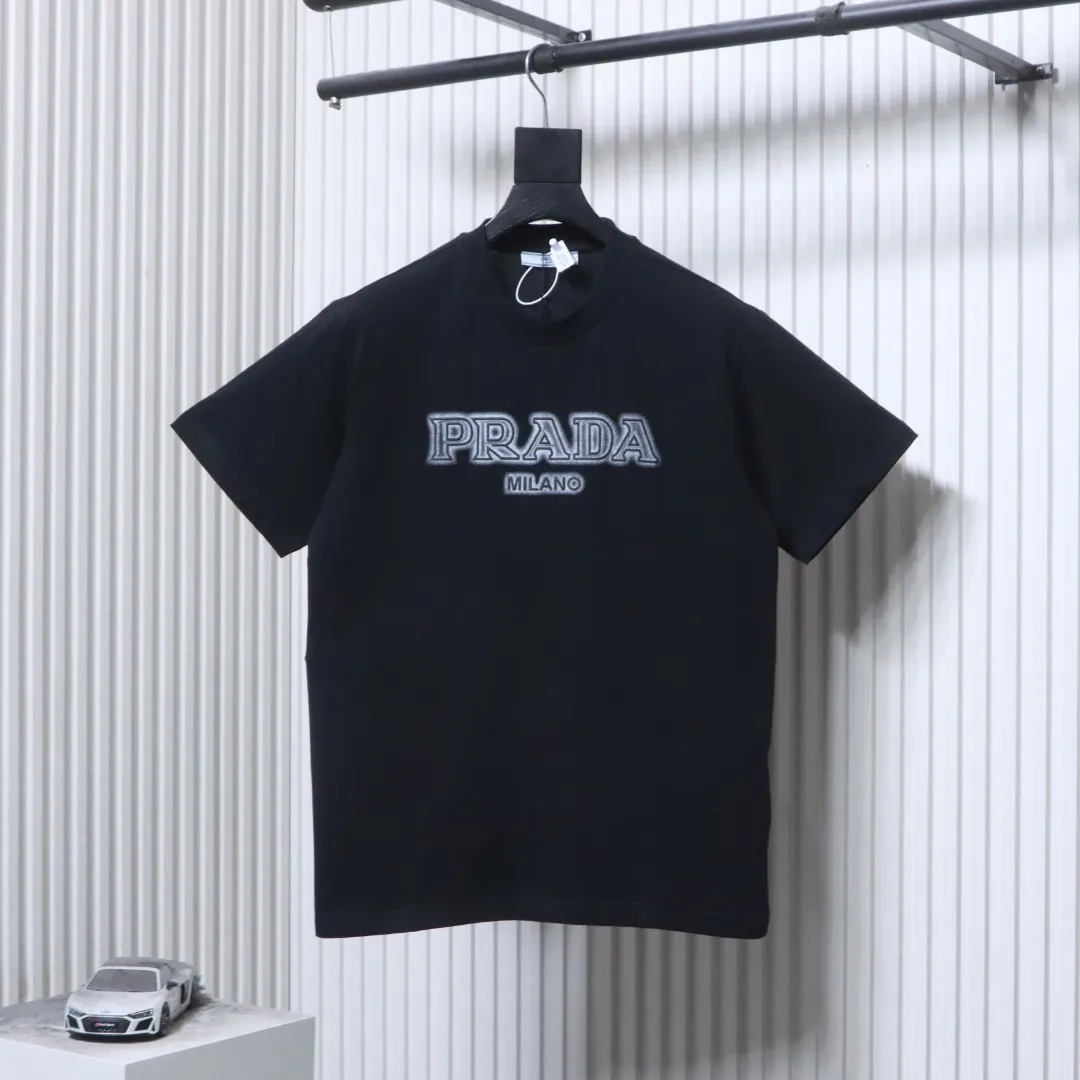 Prada Vorderansicht Schwarz