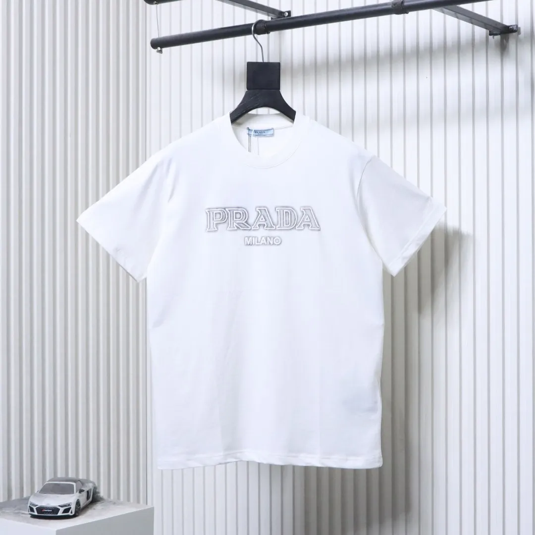 Prada Vorderansicht Weiß