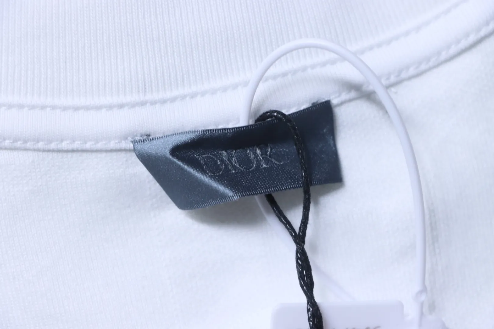 Dior-Markenetikett