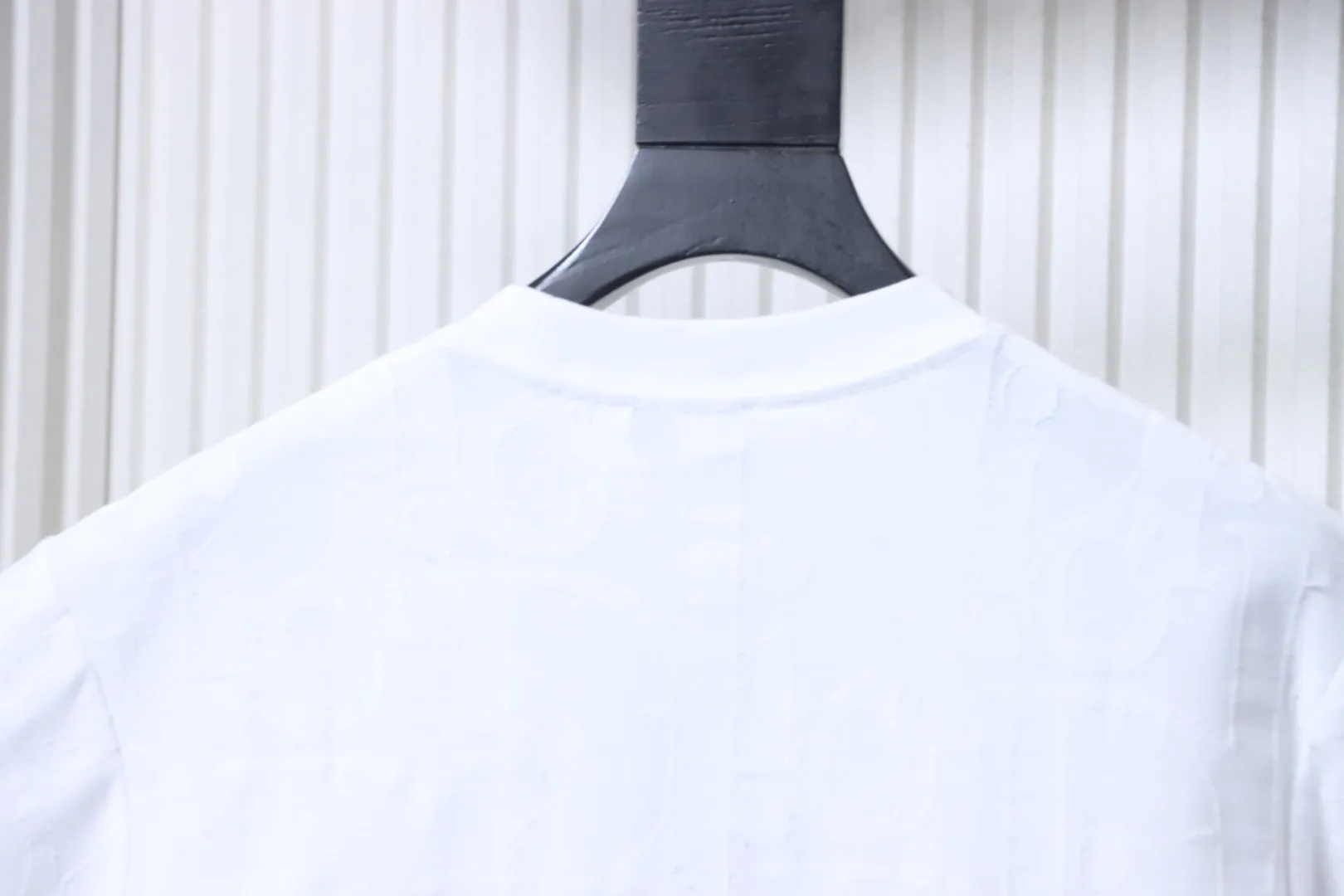Louis Vuitton Kragen hinten