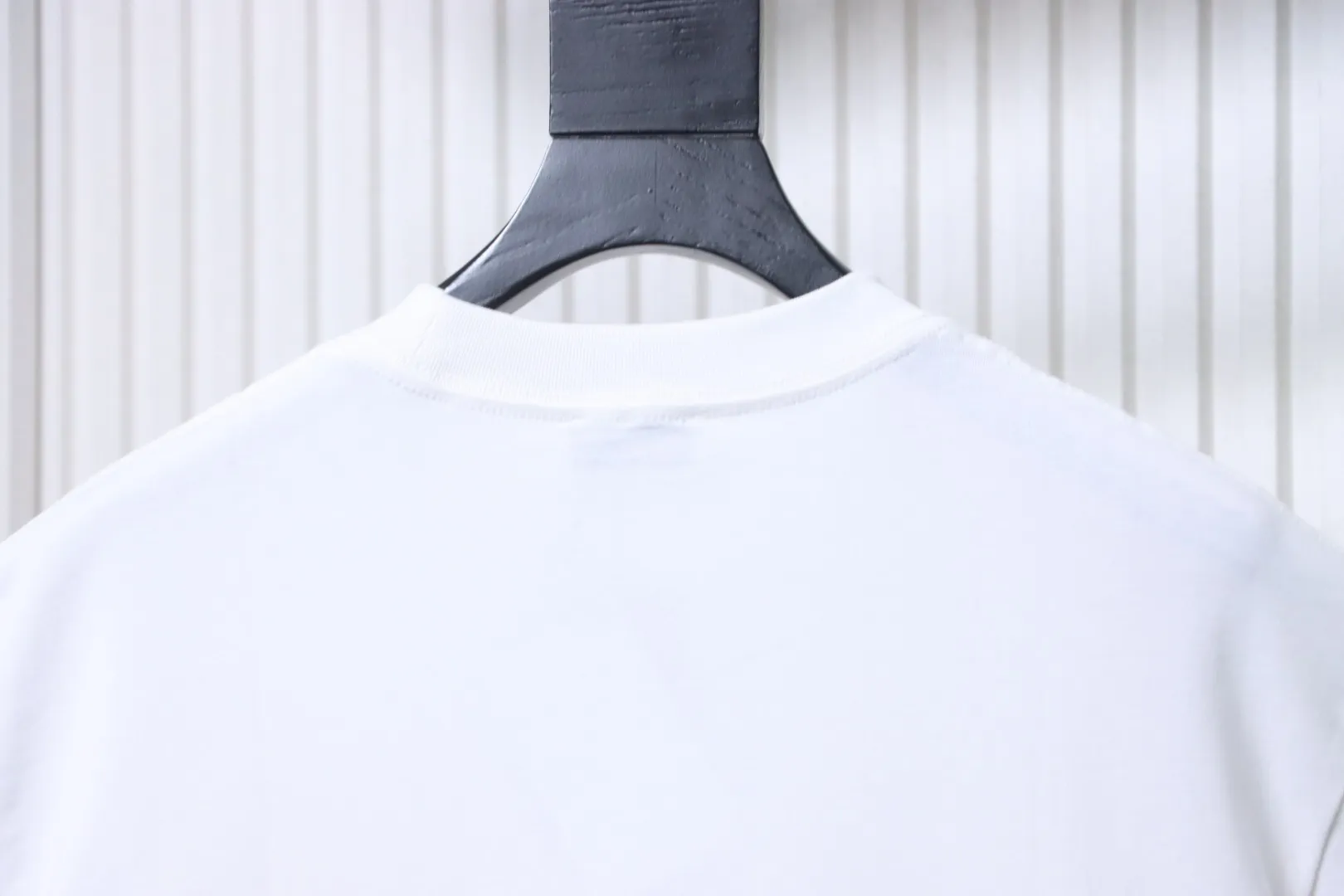 Dior-Kragen hinten