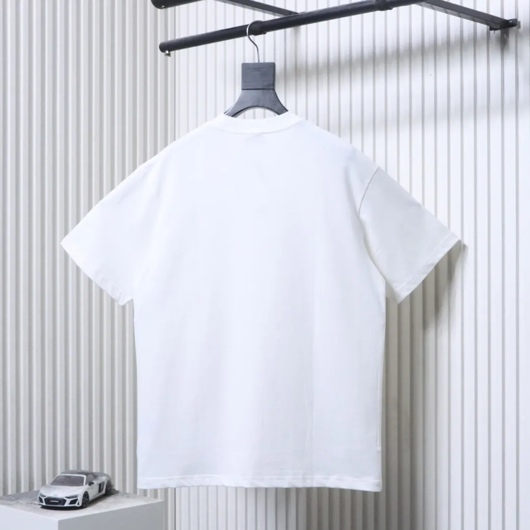 Dior – Rückansicht Weiß