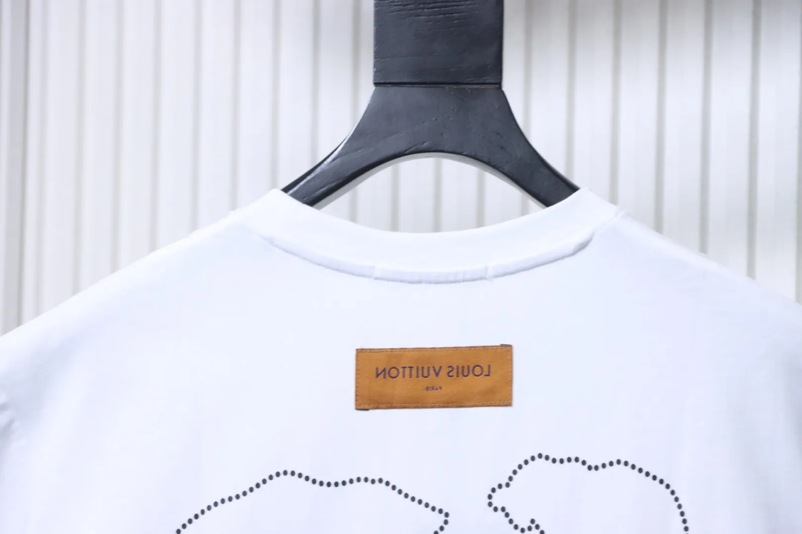 Louis Vuitton Kragen hinten