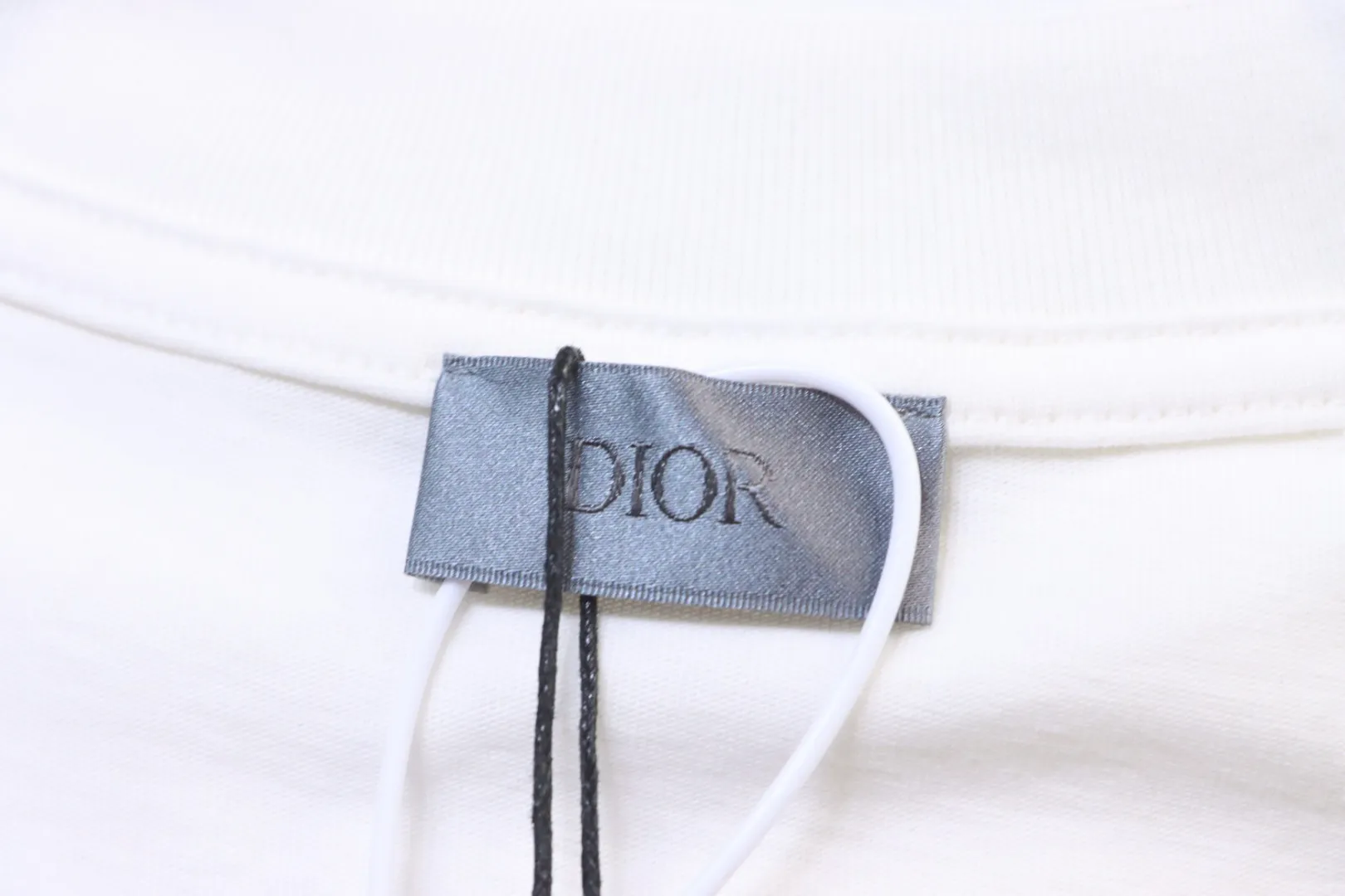 Dior-Markenetikett