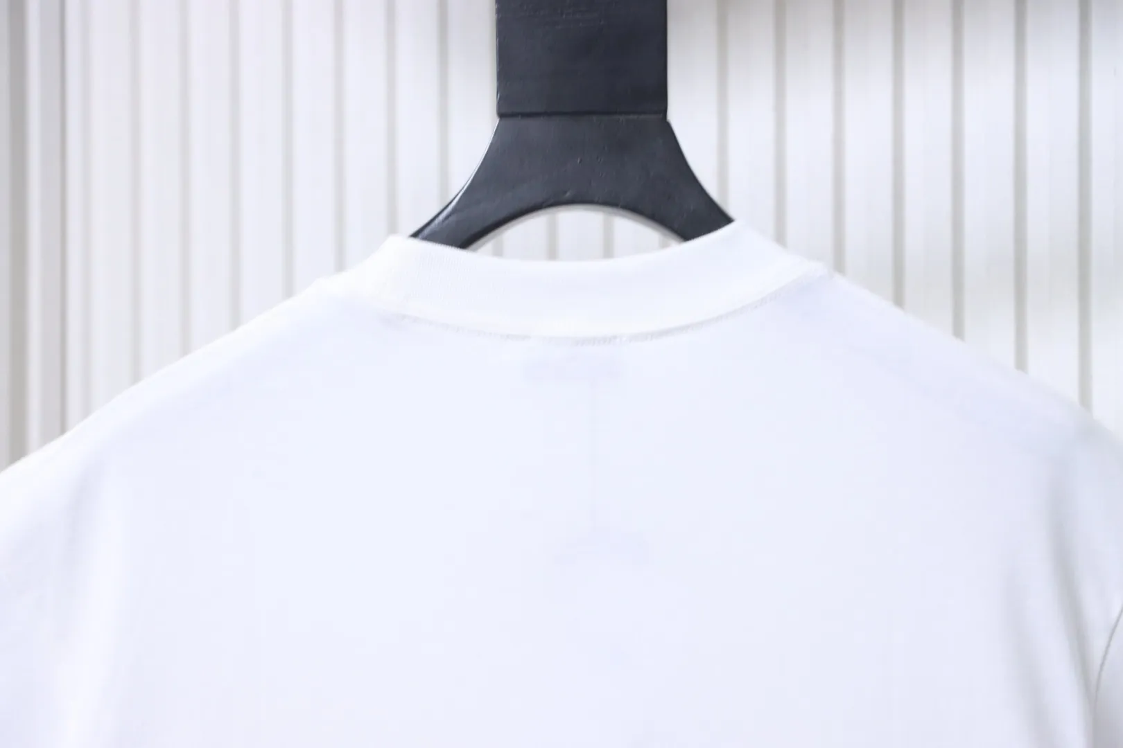 Dior-Kragen hinten