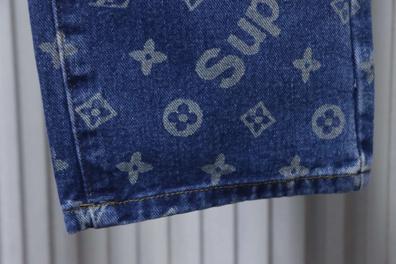 Louis Vuitton Saum