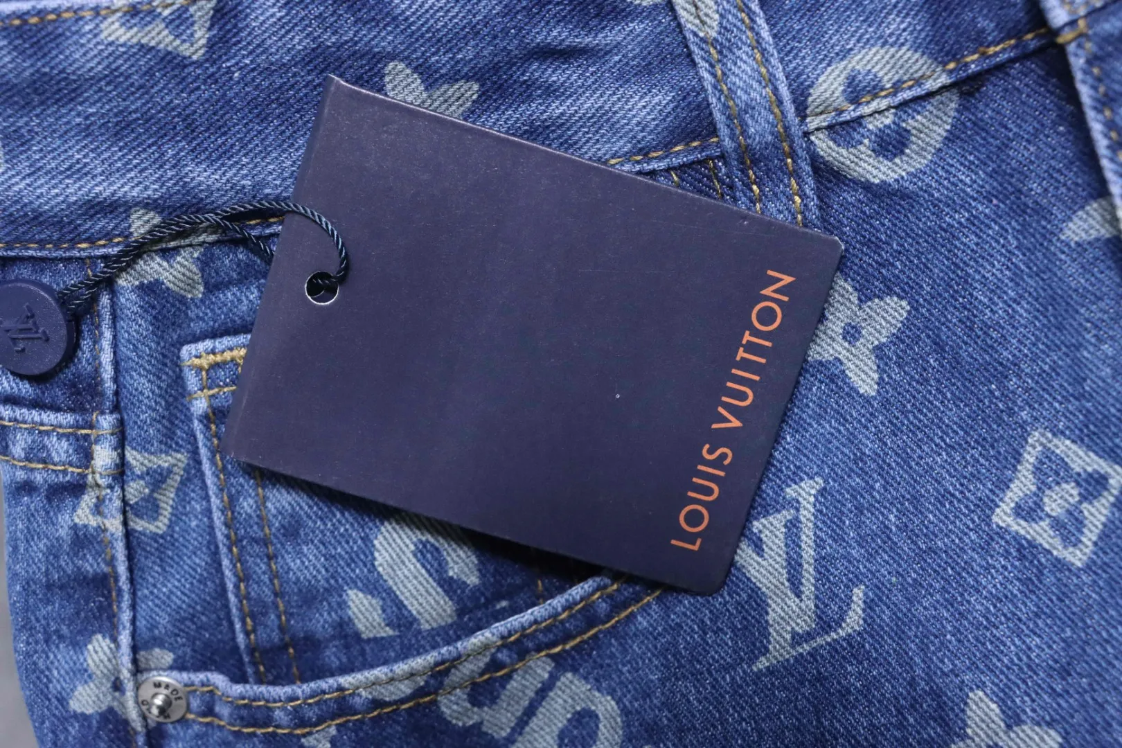 Louis Vuitton Hangtag