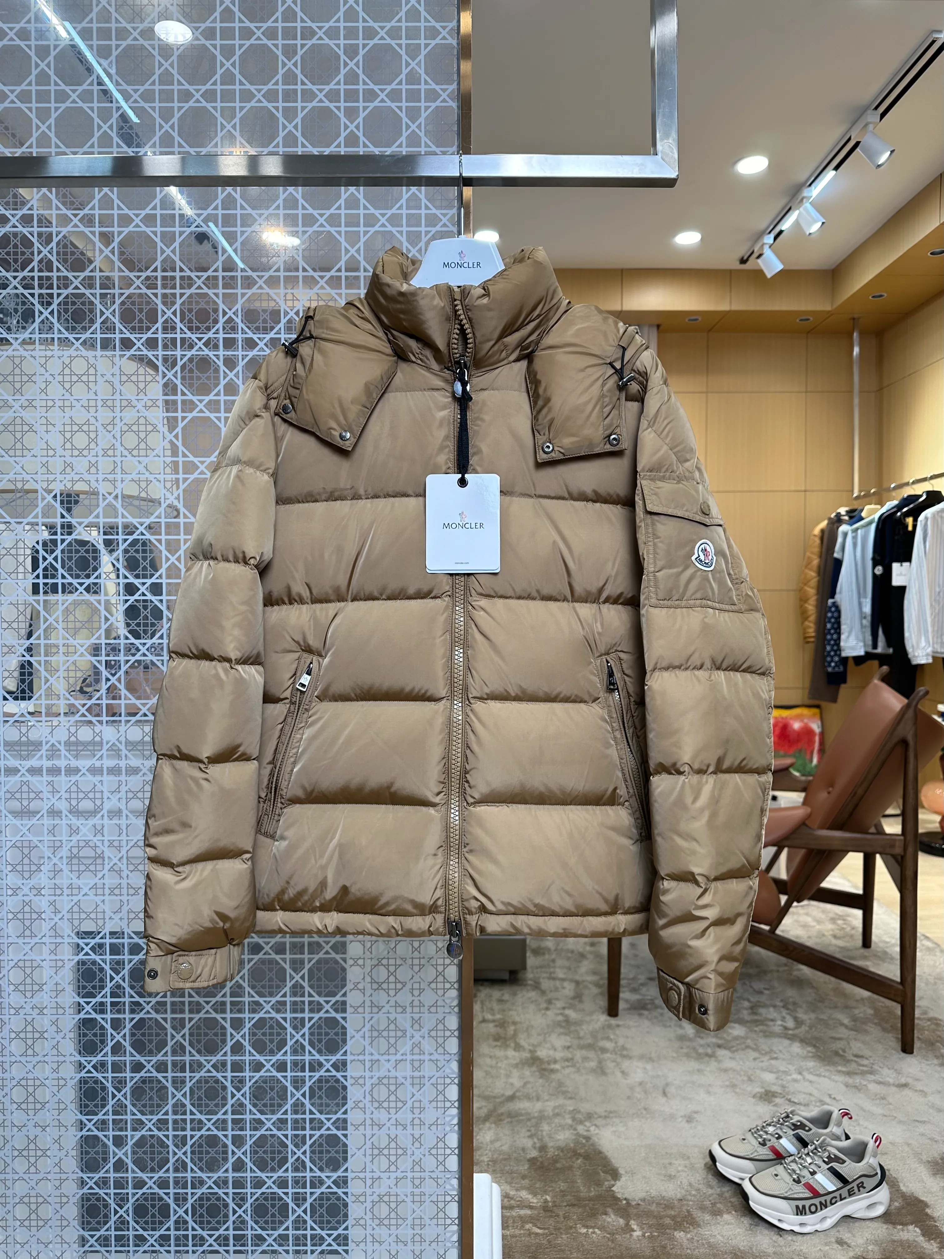 Moncler Frontansicht Khaki