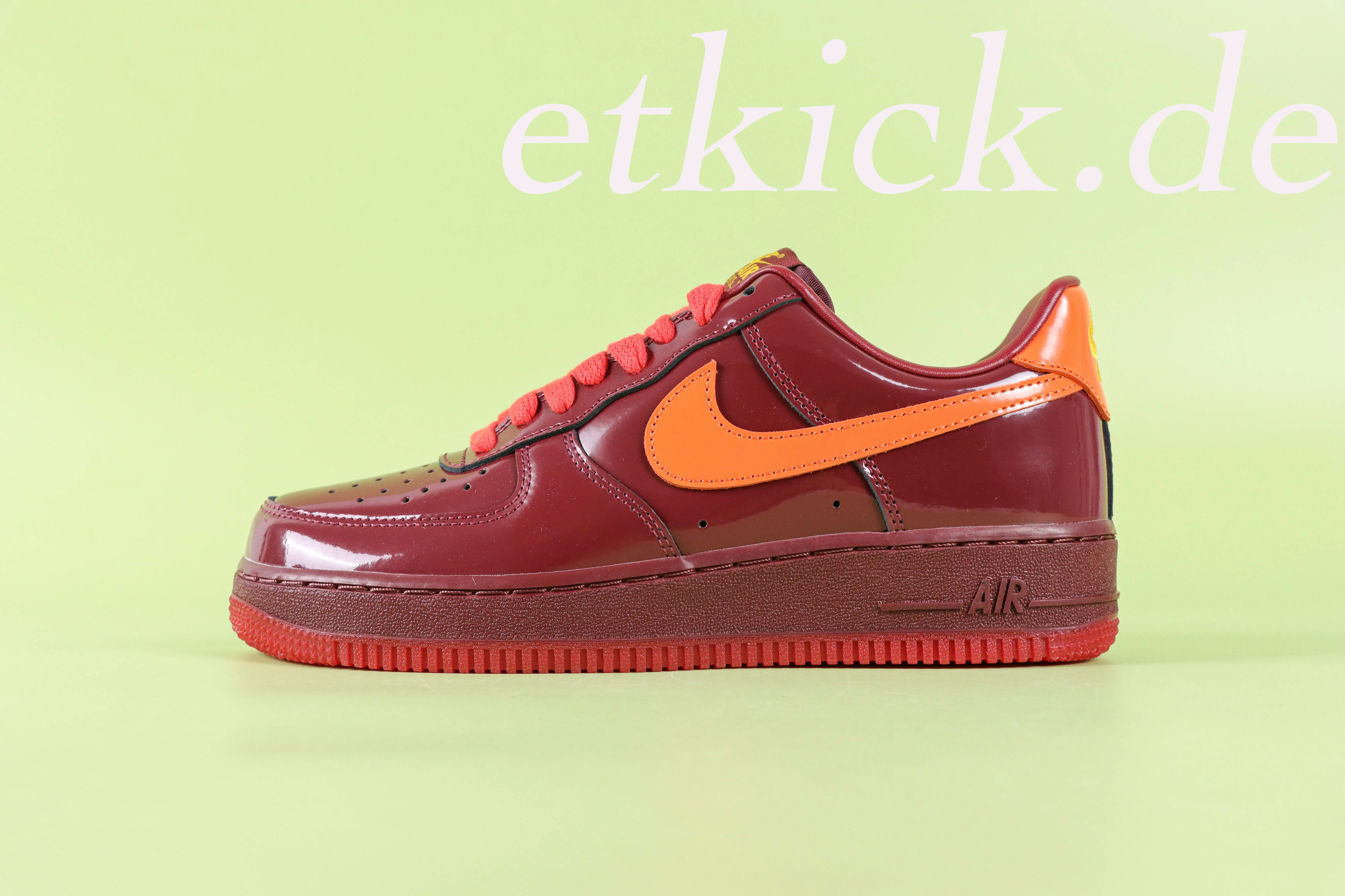 Air Force 1 Low Dark Team Red and Safety Orange - IO4489-601 – Bild 2