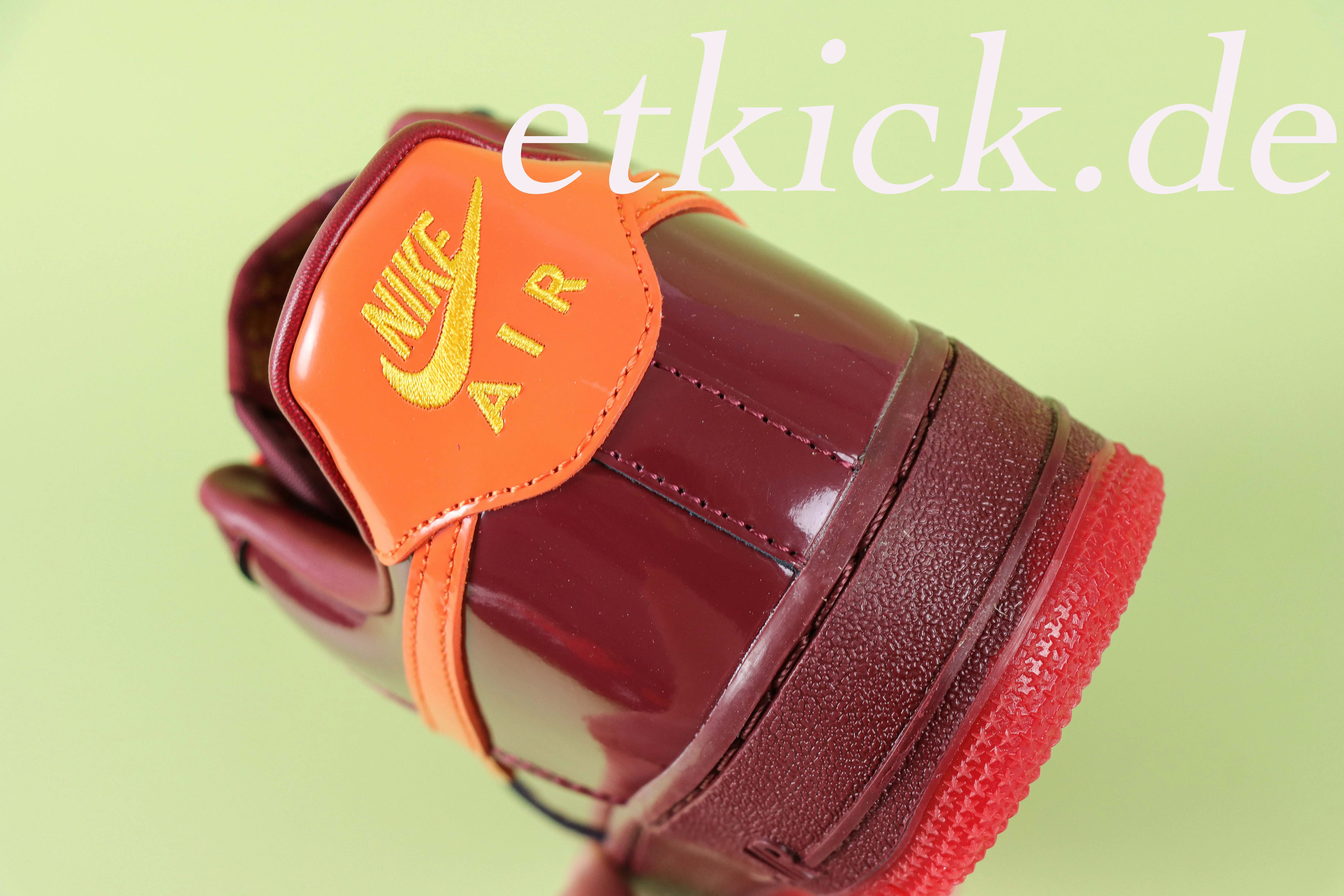 Air Force 1 Low Dark Team Red and Safety Orange - IO4489-601 – Bild 8