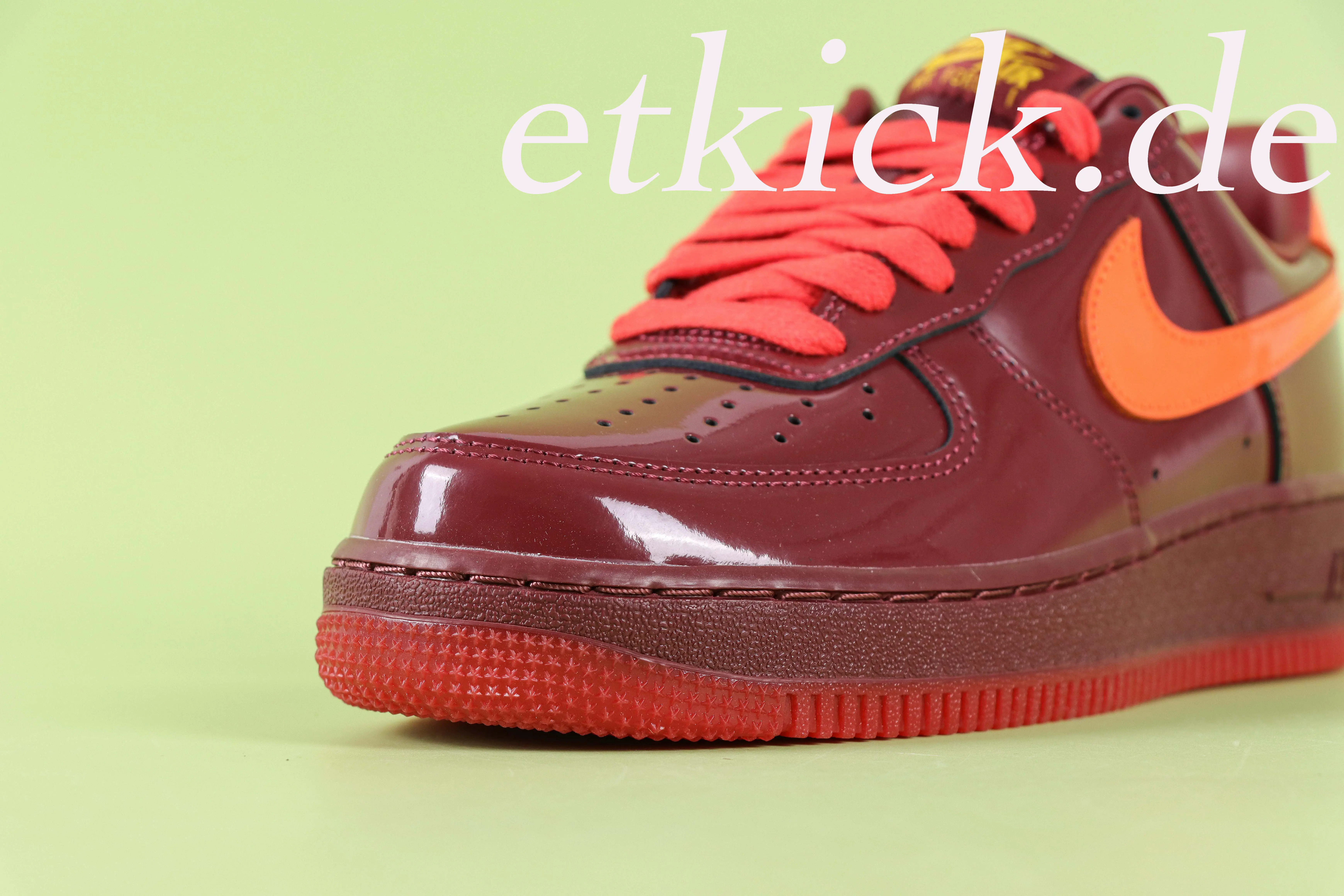 Air Force 1 Low Dark Team Red and Safety Orange - IO4489-601 – Bild 3