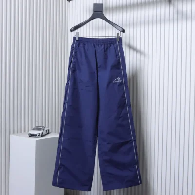 Balenciaga Vorderansicht Marineblau