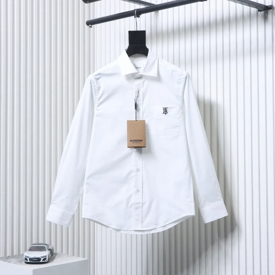 Burberry Vorderansicht Weiß