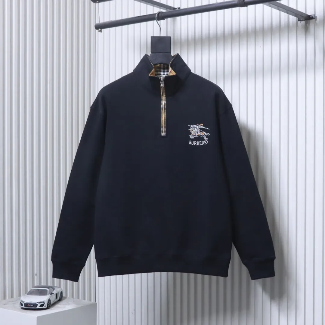 Burberry – Vorderansicht Schwarz
