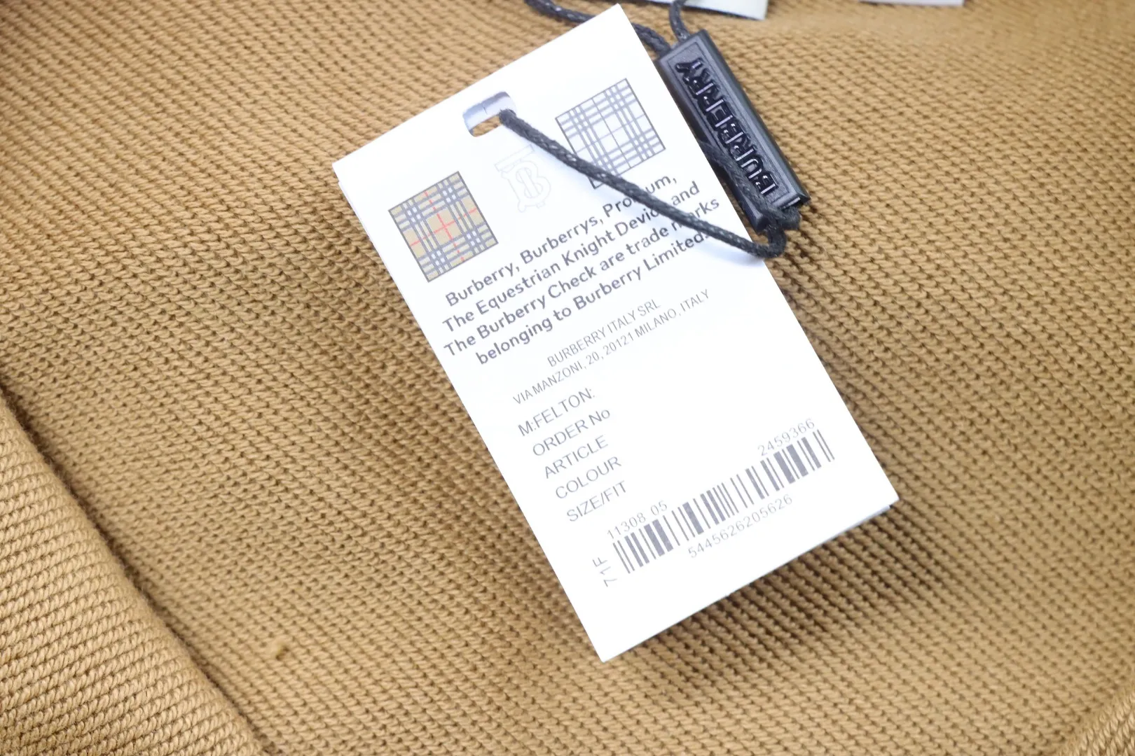Burberry – Hangtag