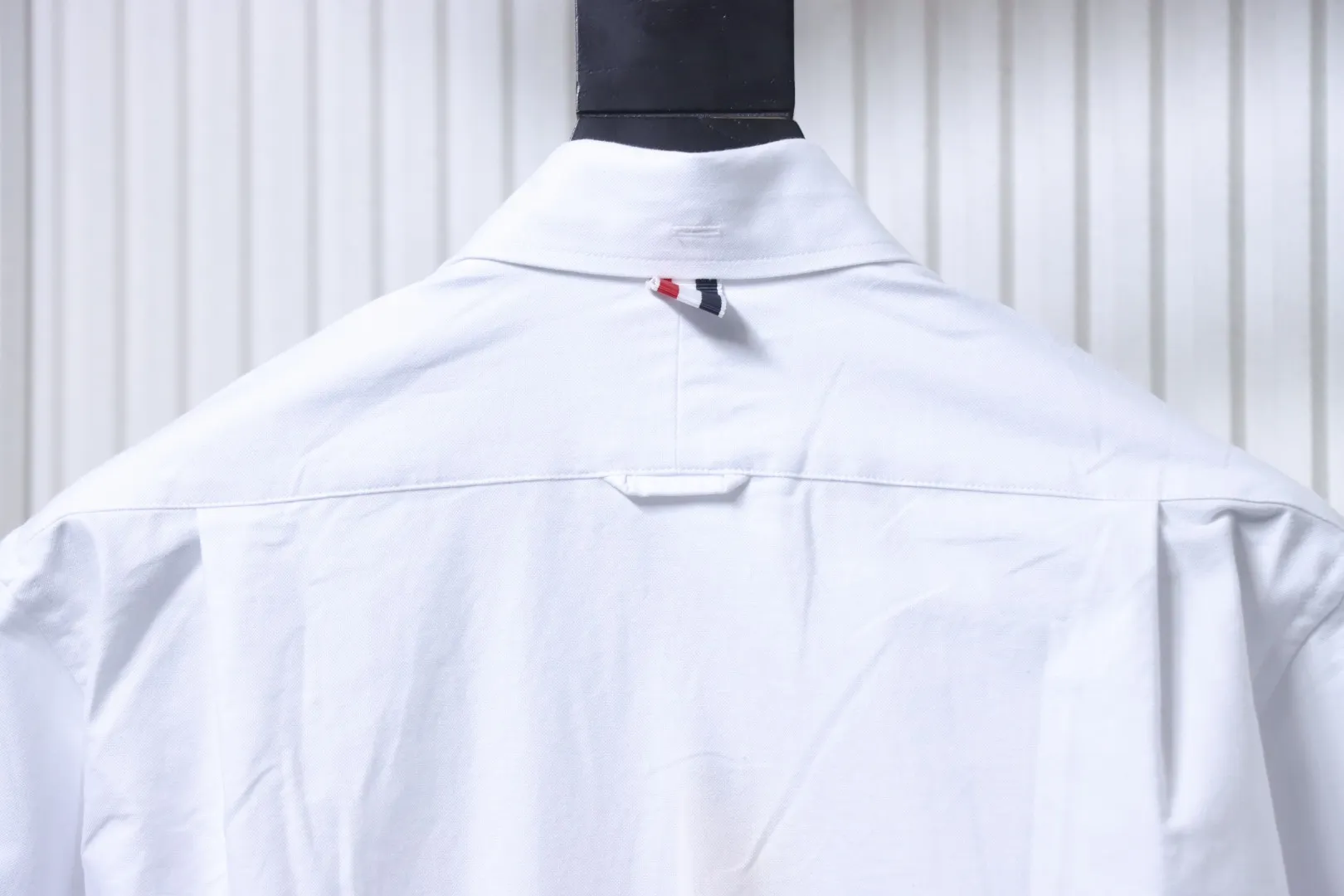 Thom Browne Hinterkragen