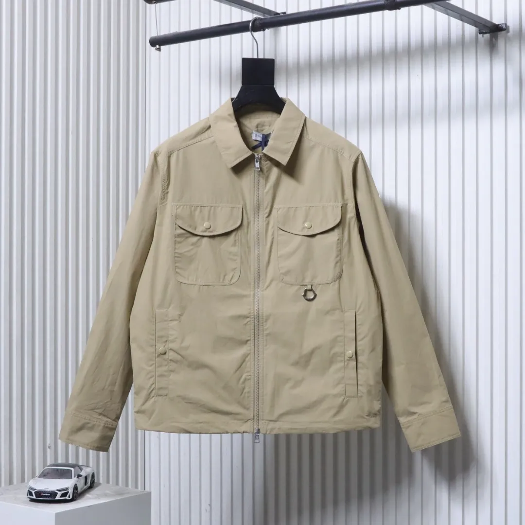 Moncler Vorderansicht Khaki