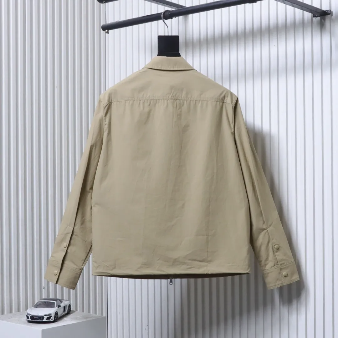Moncler Rückansicht Khaki