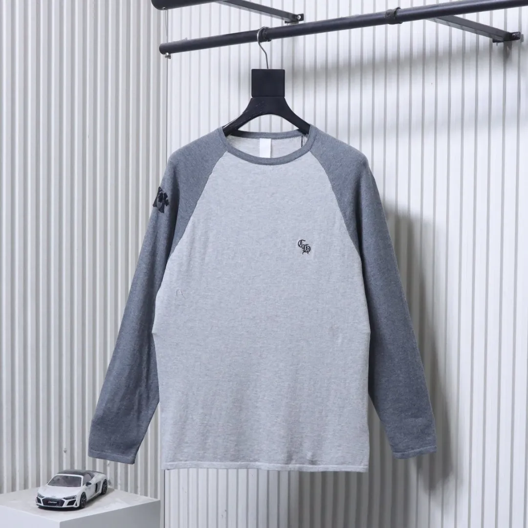 Chrome Hearts – Vorderansicht Grau