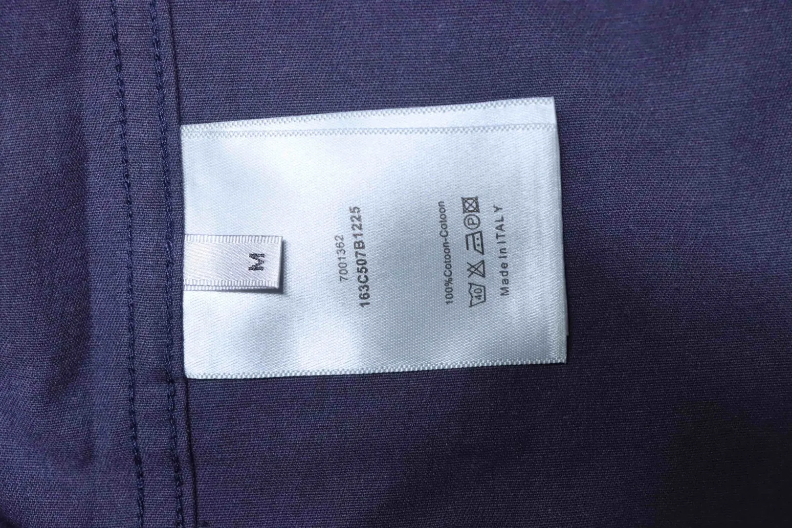 Dior – Label