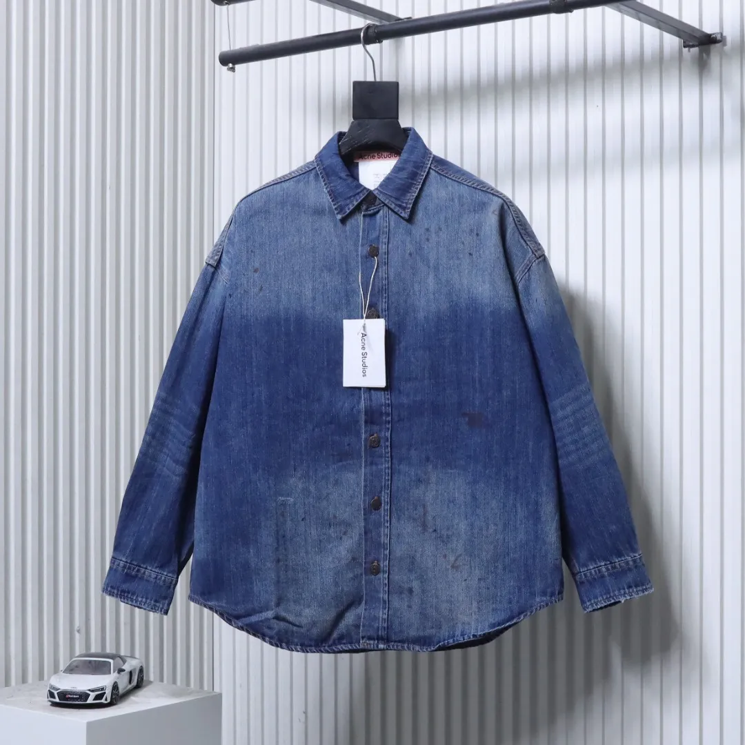 Acne Studios – Vorderansicht