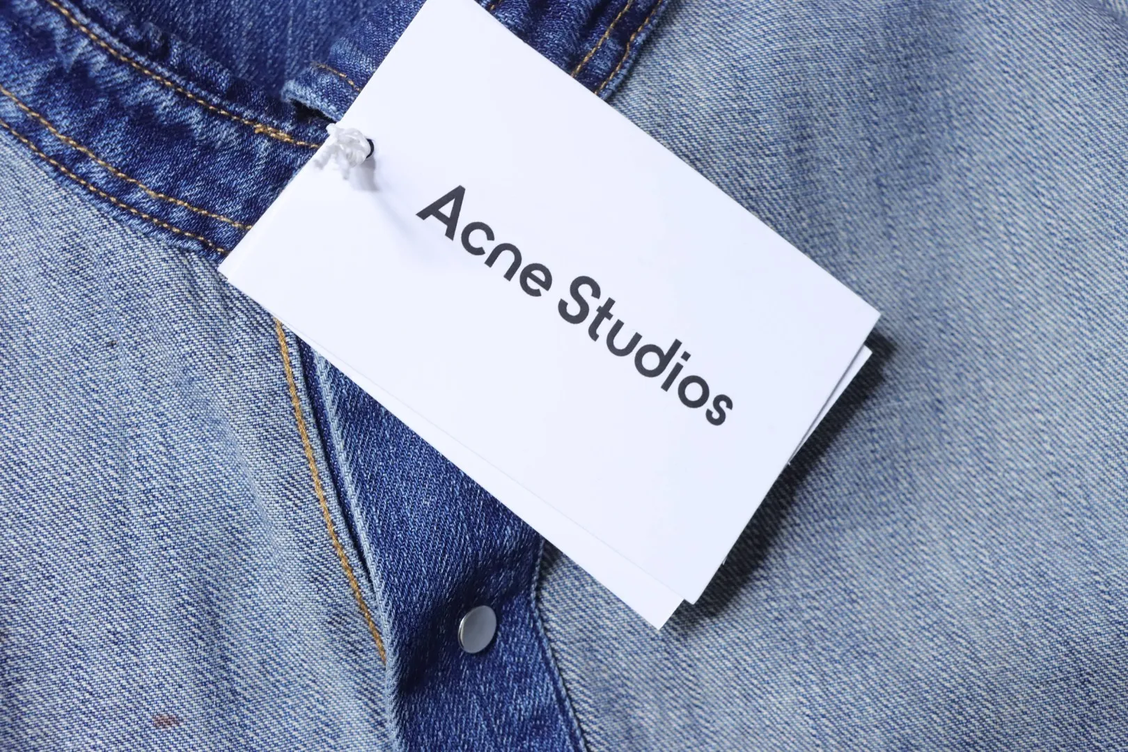 Acne Studios Hangtag