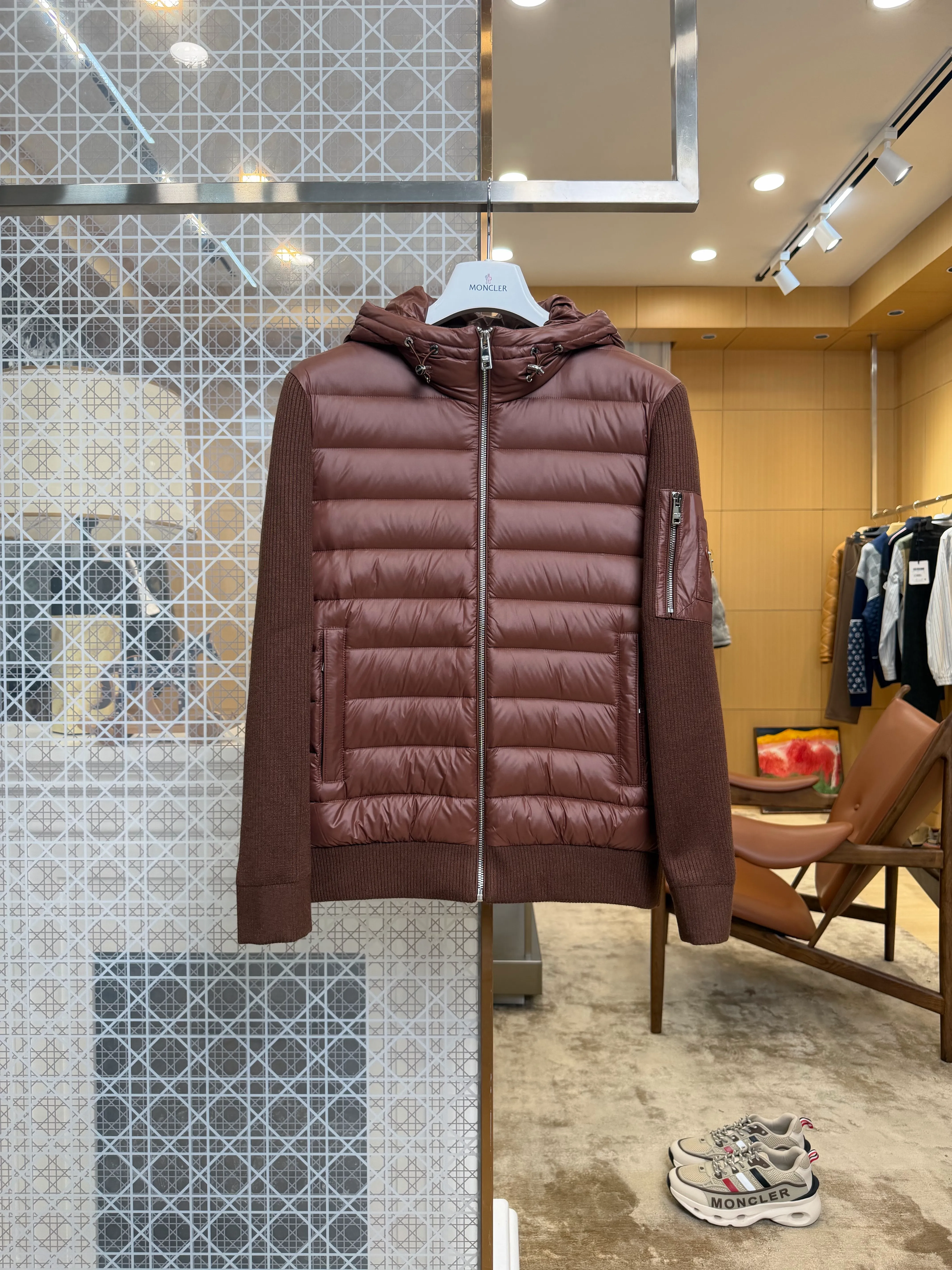 Prada Vorderansicht Braun
