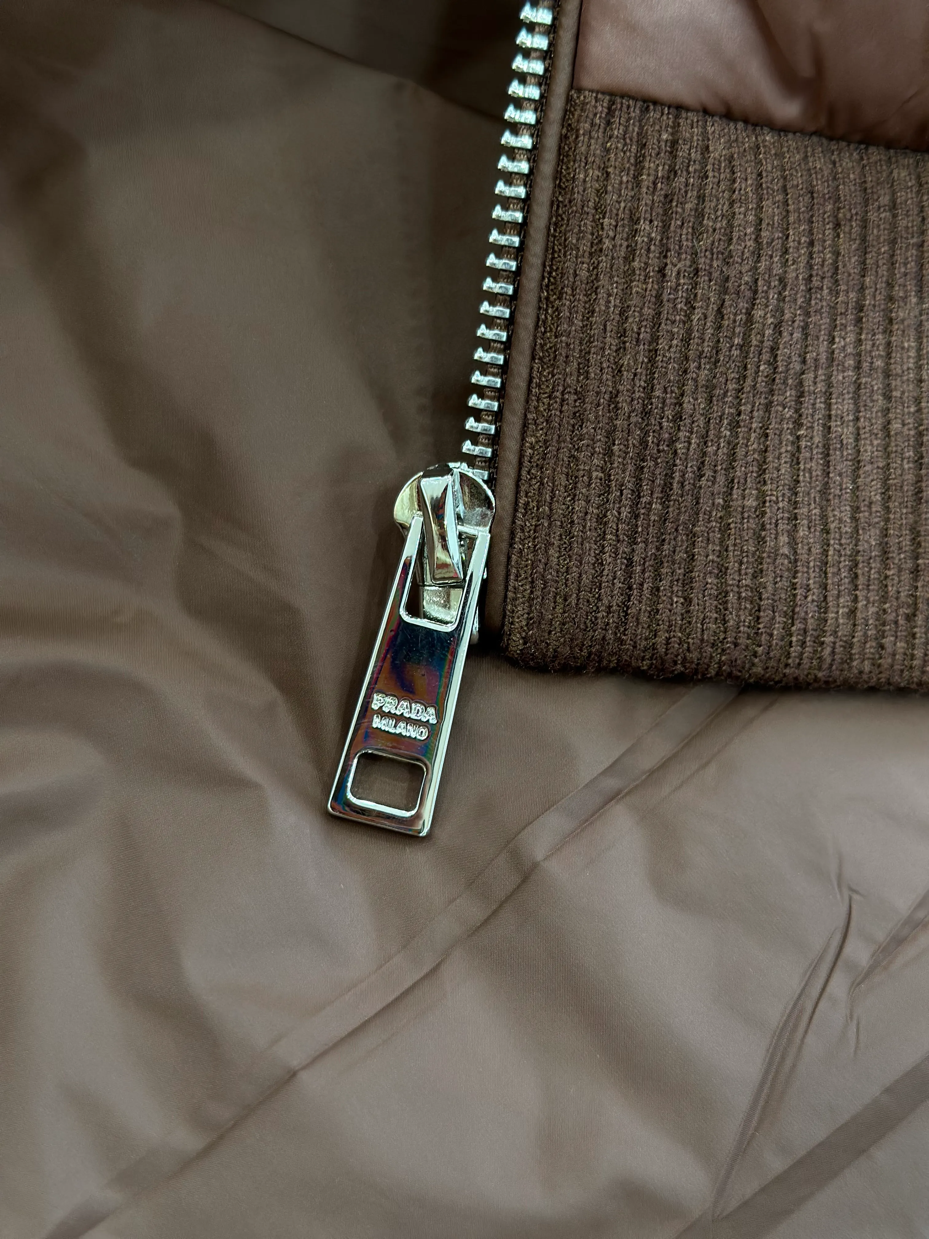 Prada – Reißverschluss