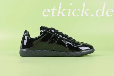Kaufen Sie Maison Margiela Wmns Replica 'Black' - S58WS0109