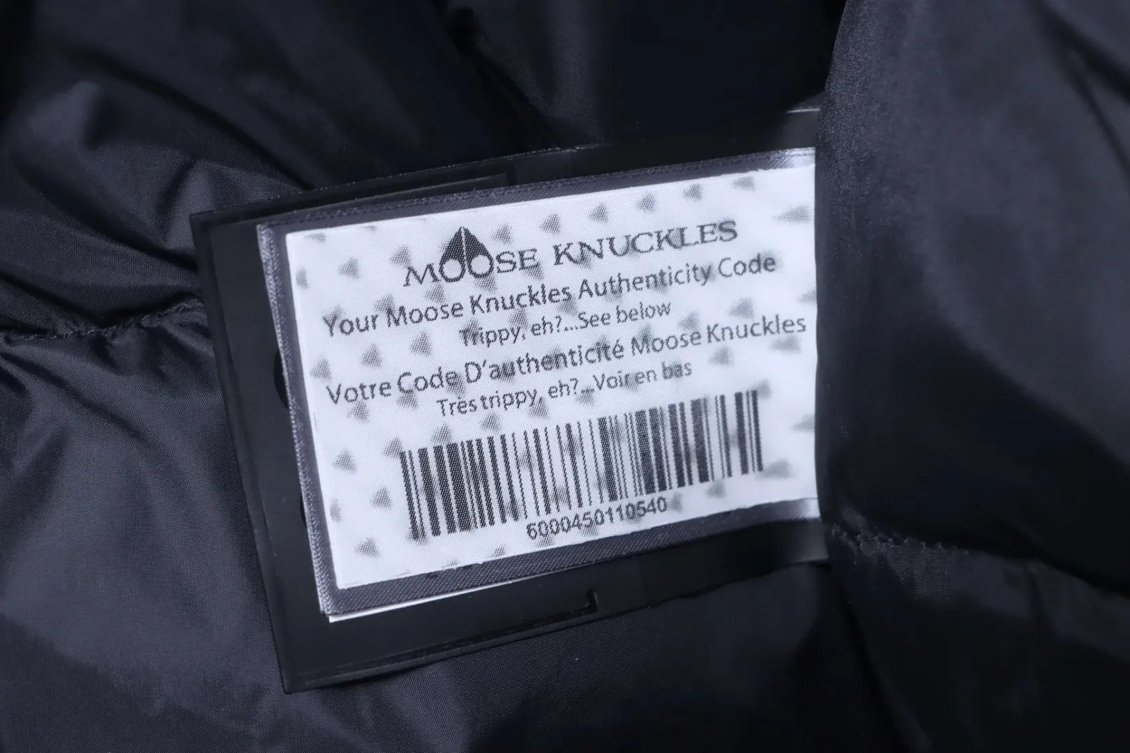 Moose Knuckles Code-Etikett