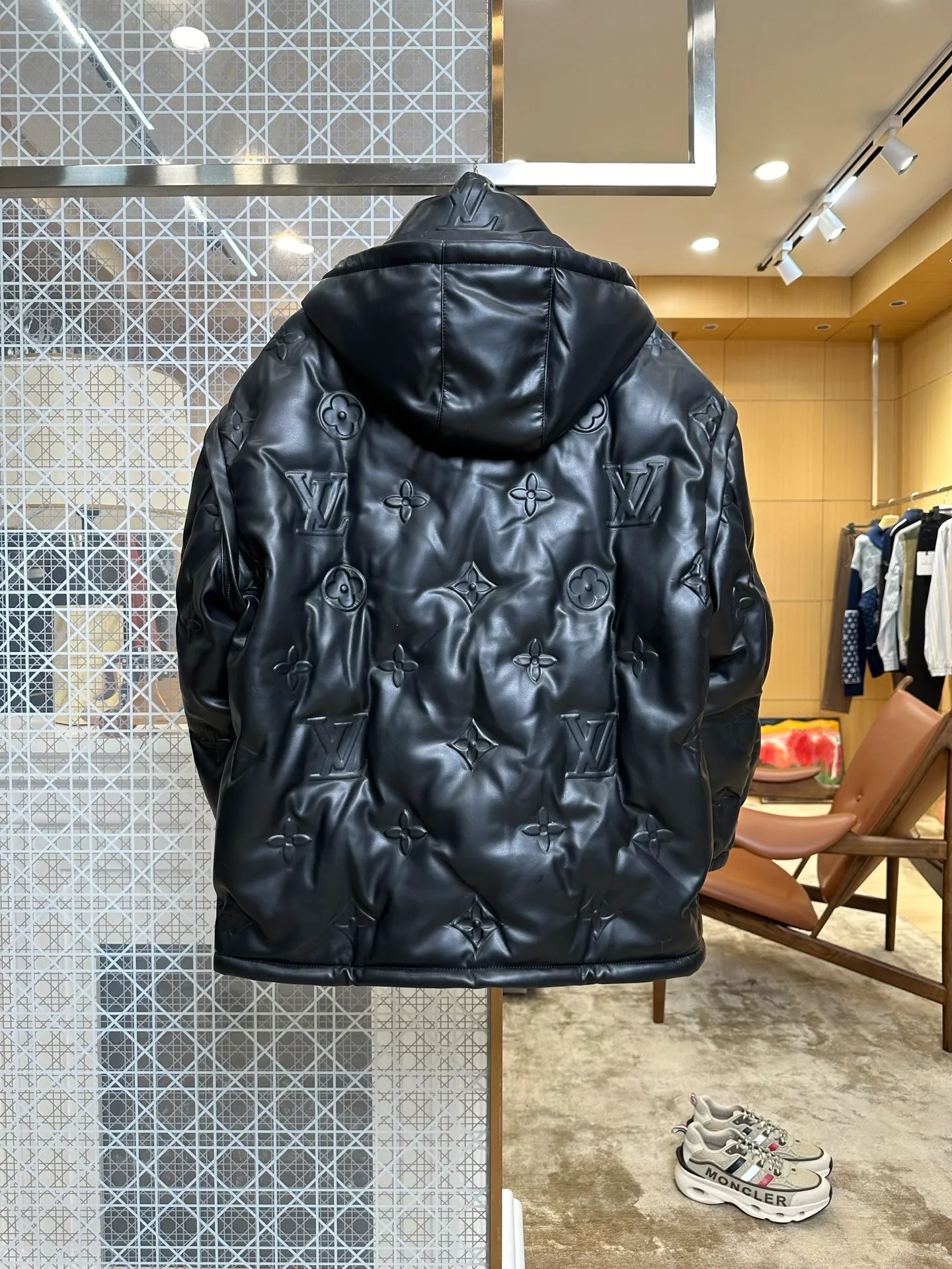 Louis Vuitton – Rückansicht